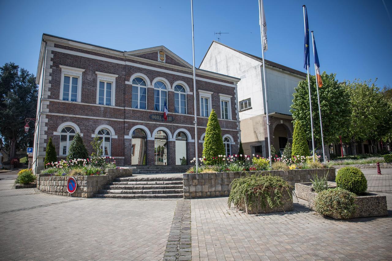Le Sauvage Hotel Château-Renard Kültér fotó