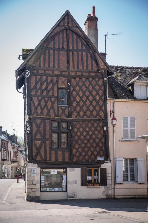Le Sauvage Hotel Château-Renard Kültér fotó